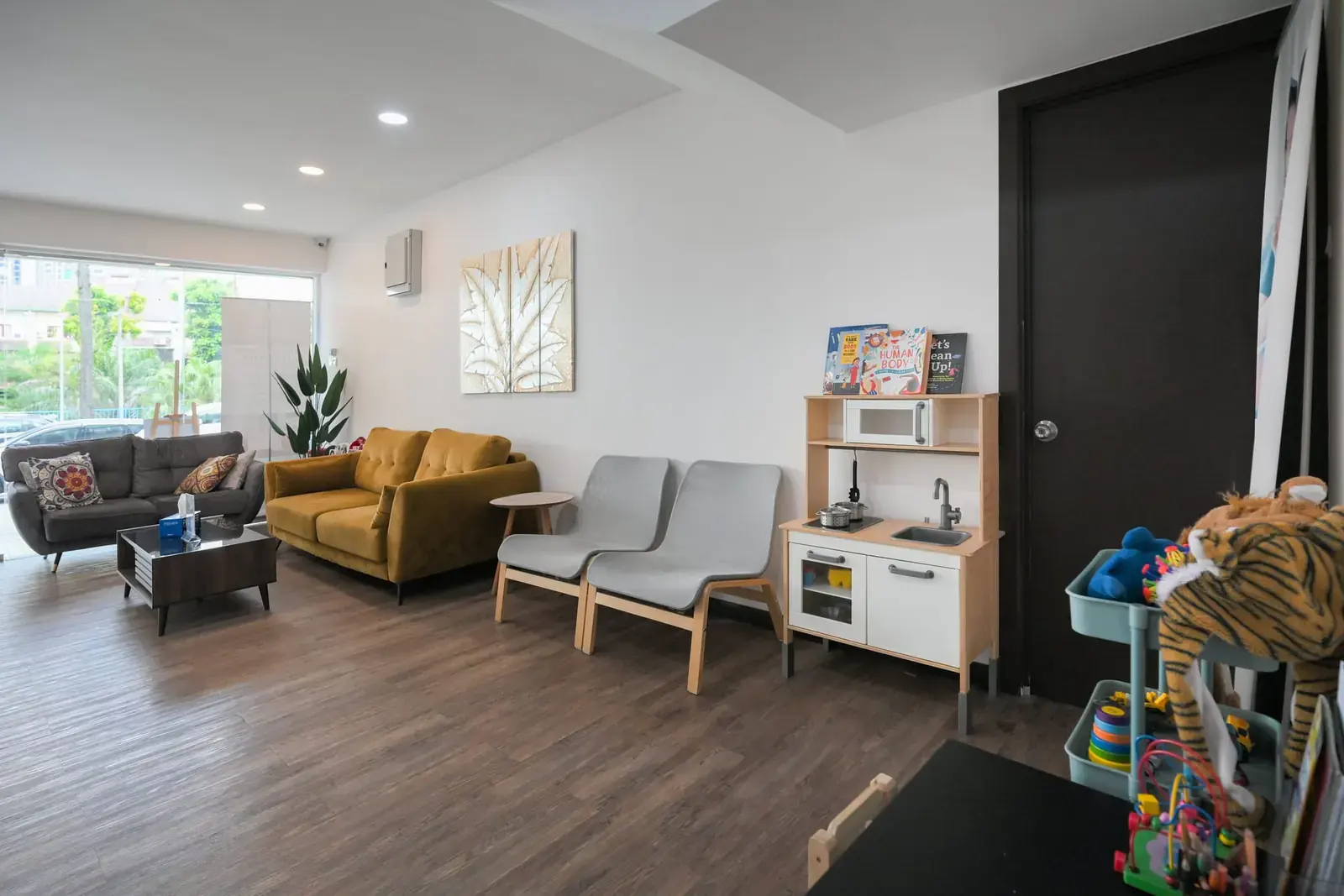 Mawarni dental waiting area